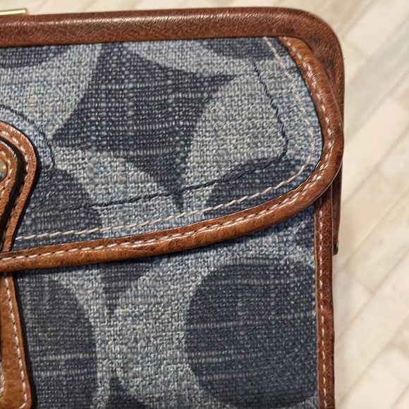 SOLD Coach Wallet - Picture 10 of 11